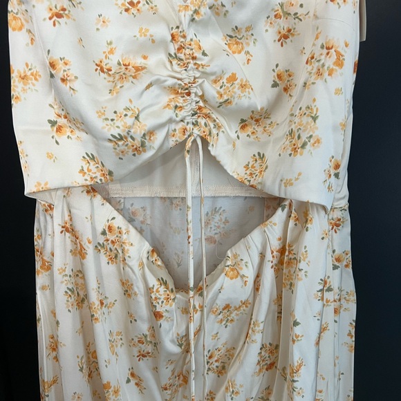 Abercrombie silk material cream floral dress - Picture 3 of 6
